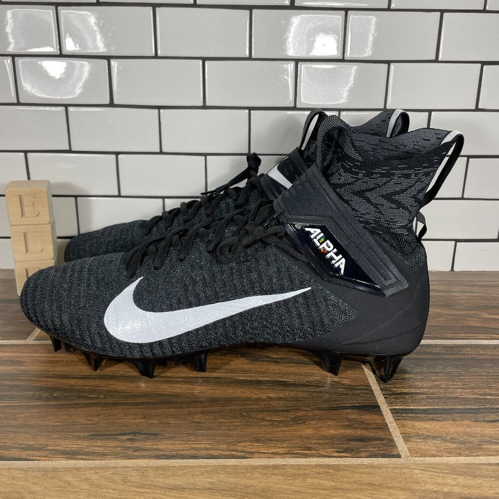 Nike Alpha Menace Elite 2 Shoes Mens Size 16 Wide Black Flyknit Football Cleats